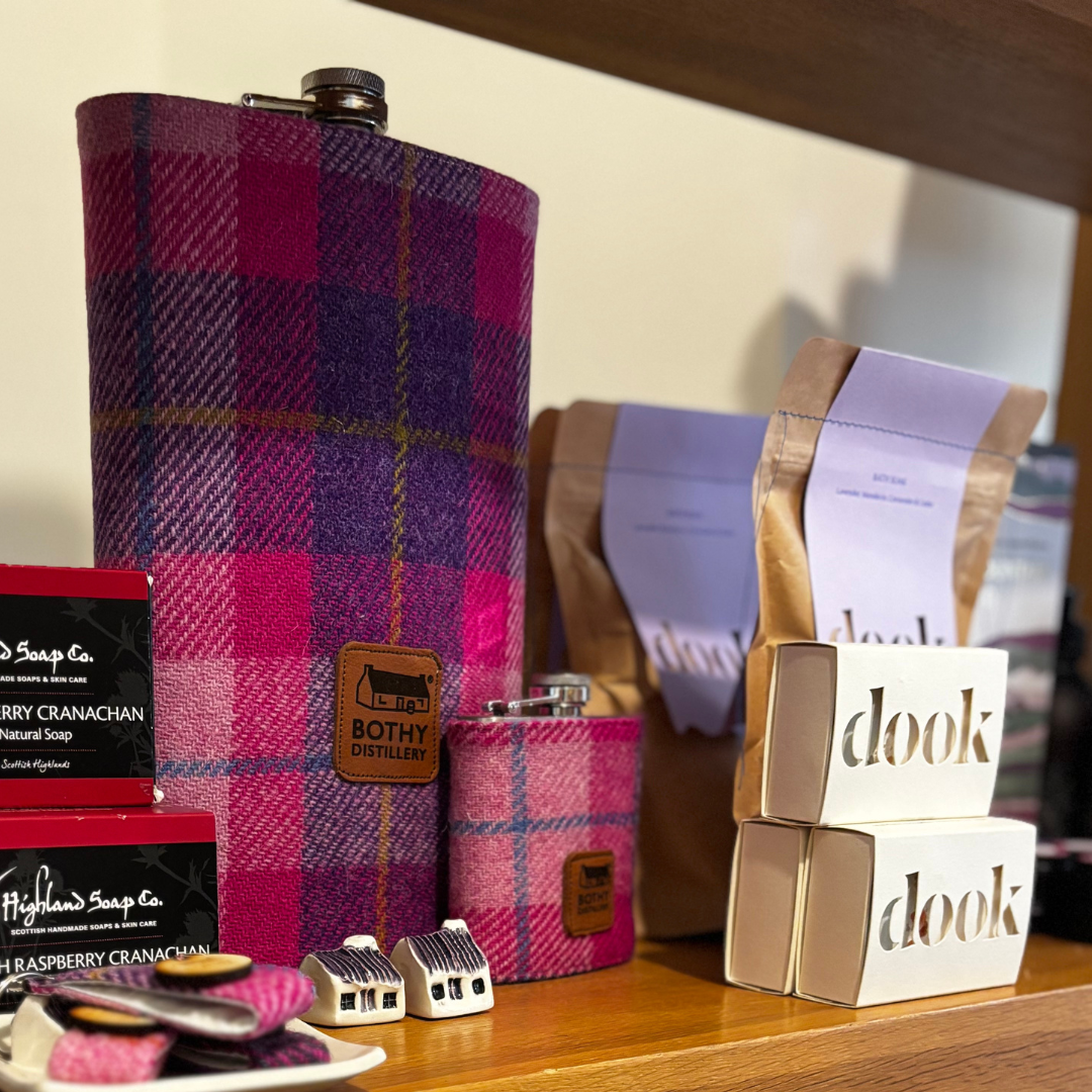 Bothy Distillery Harris Tweed Hip Flask – Extra Large Whisky Flask 500ml